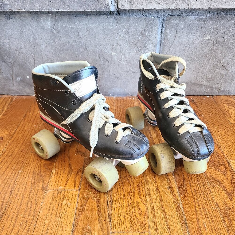 Vintage 1970s Roller Derby 'Sprints' Roller Skates, Kids Skates Size 1 Woman's 3